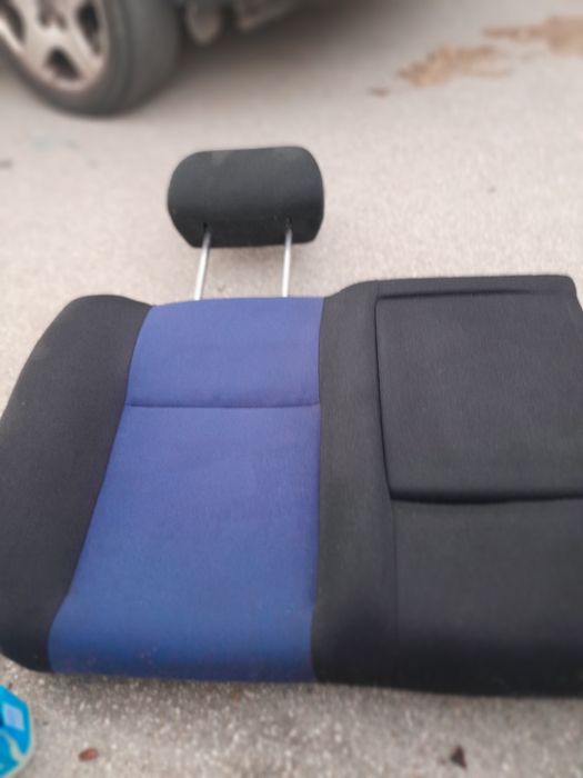 Bancos de carro de trás estado novos