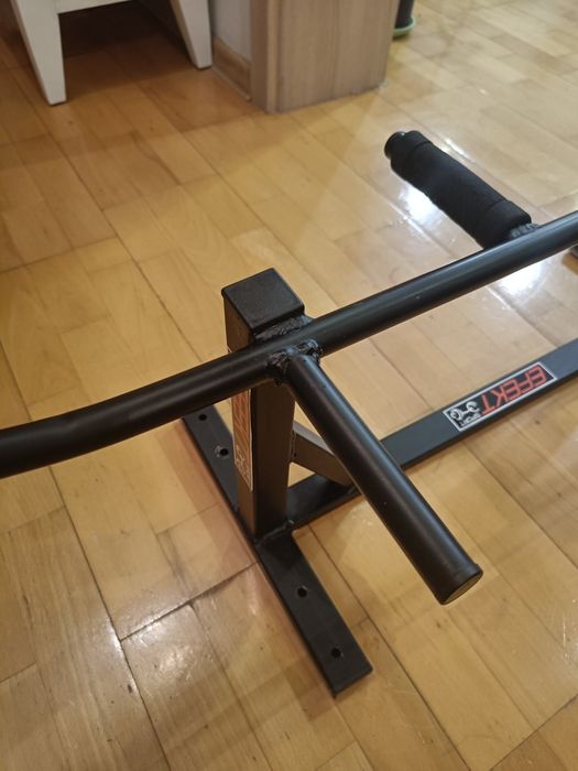 Drążek do podciągania sufitowy