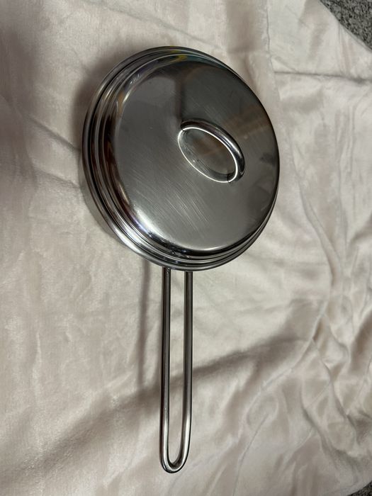 Tacho em inox de boa qualidade