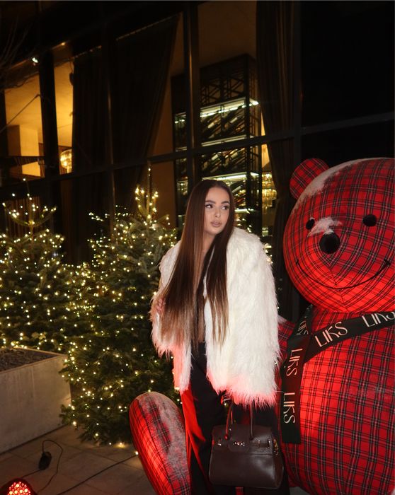 Шубка молочна під ламу