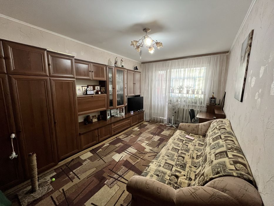 1кім кв з косметикою вул. Тероборони(Гагаріна).Подусівка.Сертифікат!