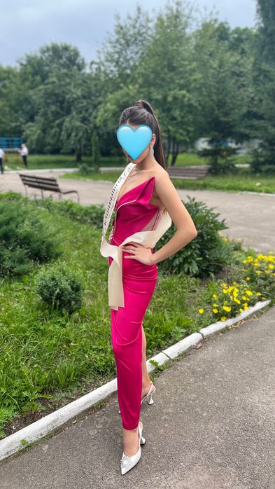 Випускна сукня бренду Kel.In.Ua кольору фуксія