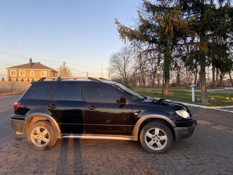Mitsubishi Outlander с газом,2006 года