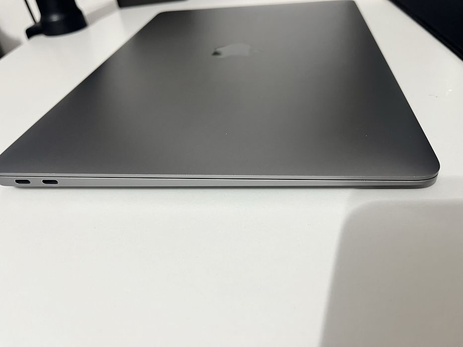 Laptop Macbook Air 13" M1 16GB RAM | 512GB SSD | 8-core GPU Zestaw