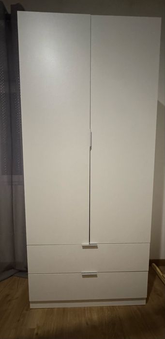 Roupeiro Branco com 2 Portas de Bater e 2 Gavetas
