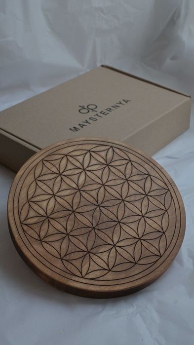 Дощечка з символом Квітка Життя