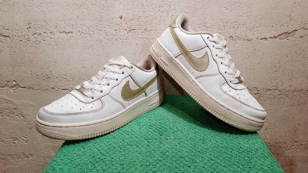 NIKE AIR FORCE 1 LOW r.37,5 skóra