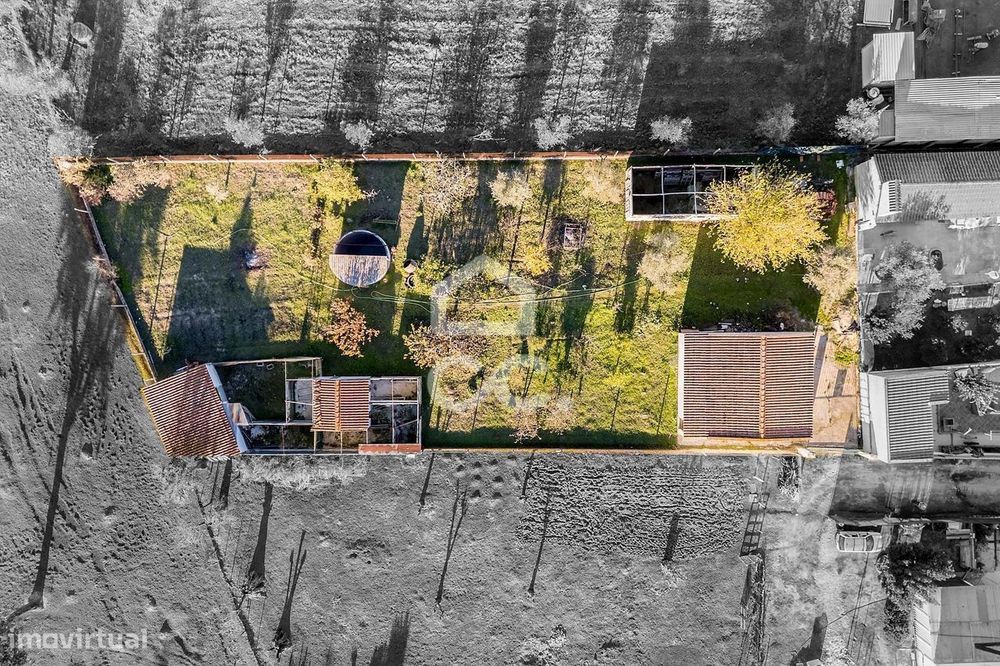 Terreno de  1.350 m² c/ Anexo de Apoio Agrícola | Canaviais, Évora