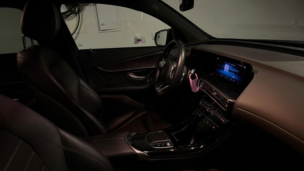 Excelente Mercedes EQC 400 4Matic