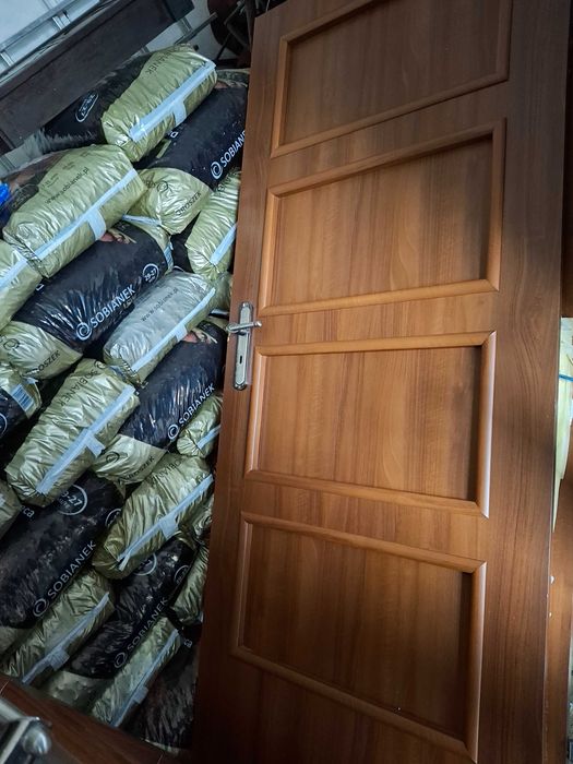 Drzwi pokojowe 80 z szybami i bez  prawe i lewe