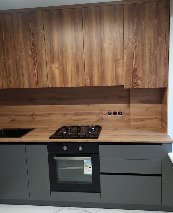 Кухні, шафи, комоди...