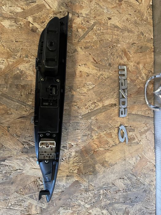 Блок управления стеклоподъемников Mazda 6 gg