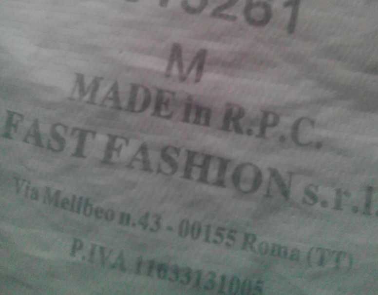 Бренд Fast Fashion Roma стрейчевая джинсовая куртка косуха на девушку