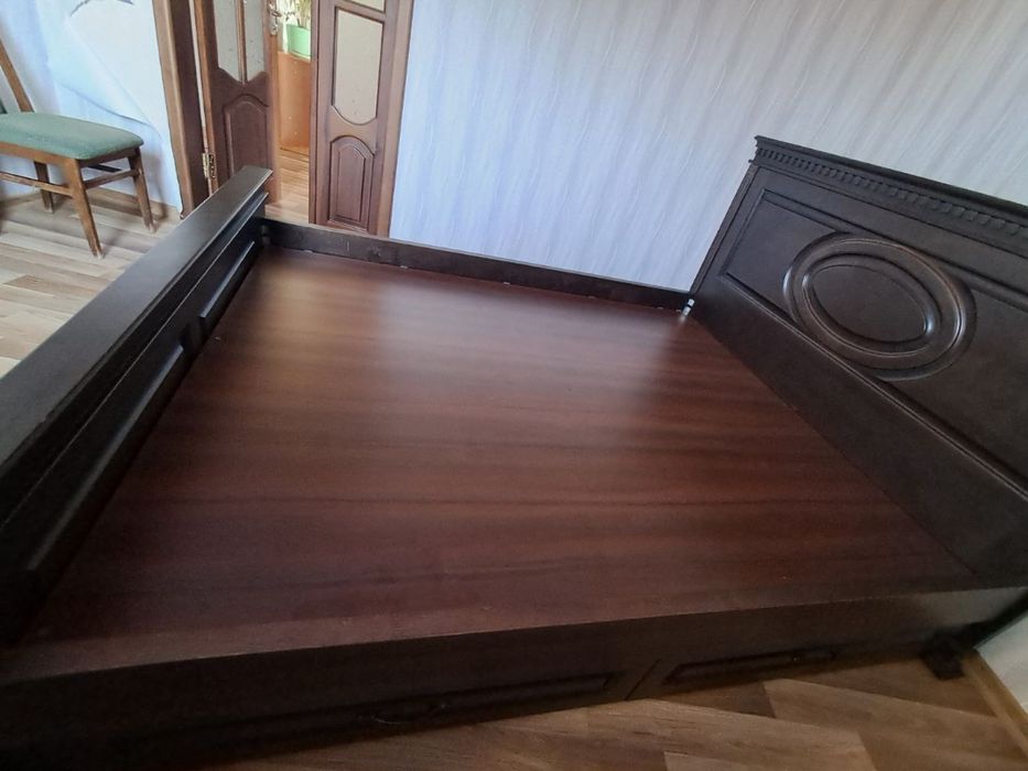 Ліжко двуспальне з дуба