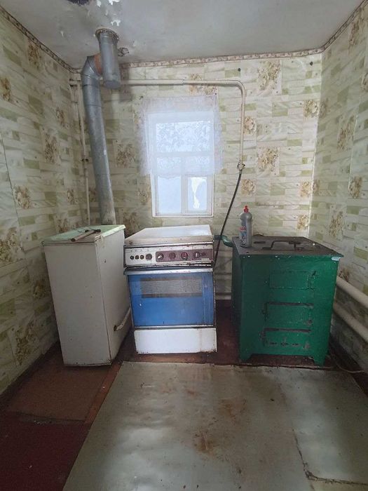 Продам будинок с.Лиман та жила літня кухня 2 кімнати. Змїївський район