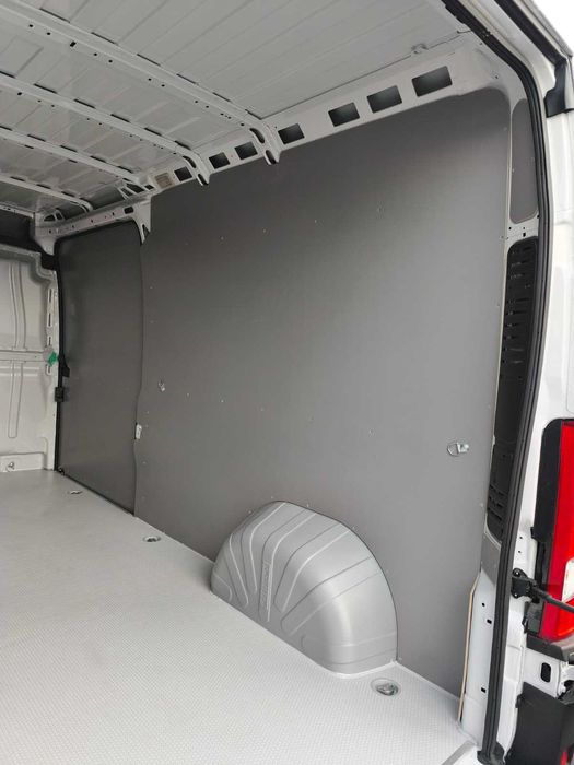 Zabudowa PREMIUM przestrzeni ładunkowej w aucie Citroen Jumper L3H2