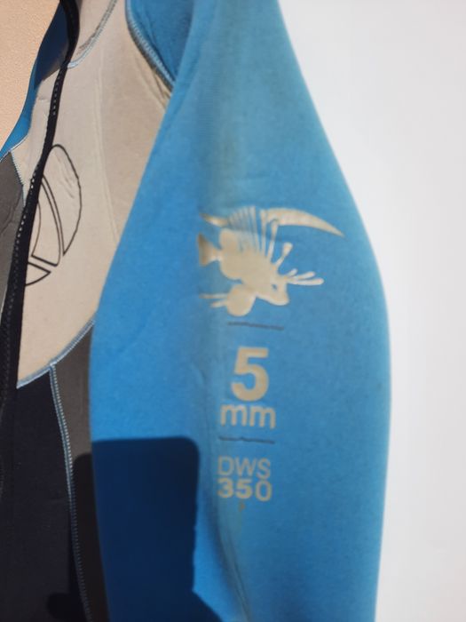 Fato de mergulho composto por duas peças de 5mm