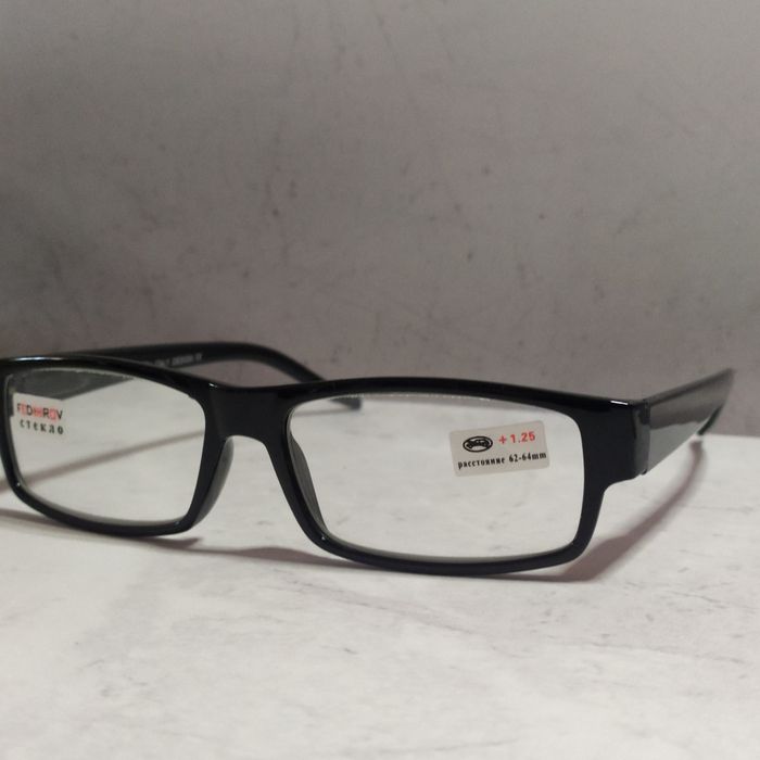 Очки для зрения с стеклянной линзой