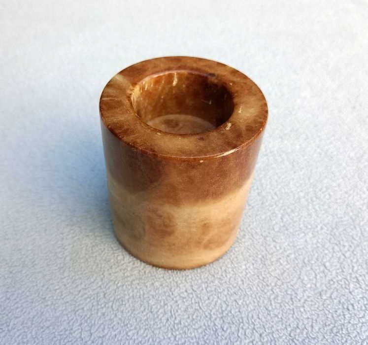 современный подсвечник из цельного куска оникса
