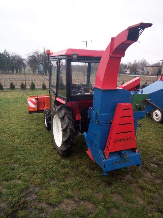 Rębak do gałęzi, wycinka drzew, wywóz gałęzi.