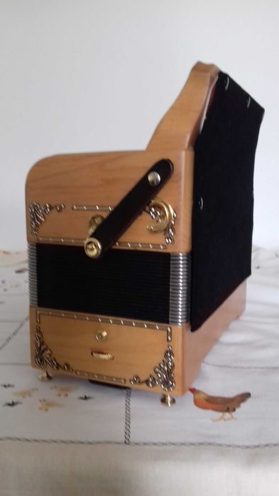 Concertina Accordiola em estado de novo