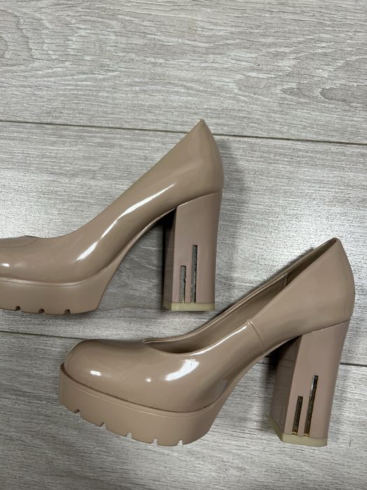 Каблуки жіночі 35 розмір