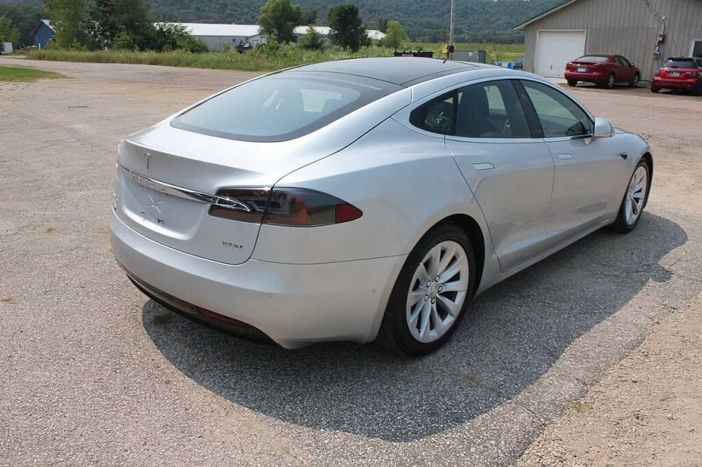 Tesla Model S 100D      2017