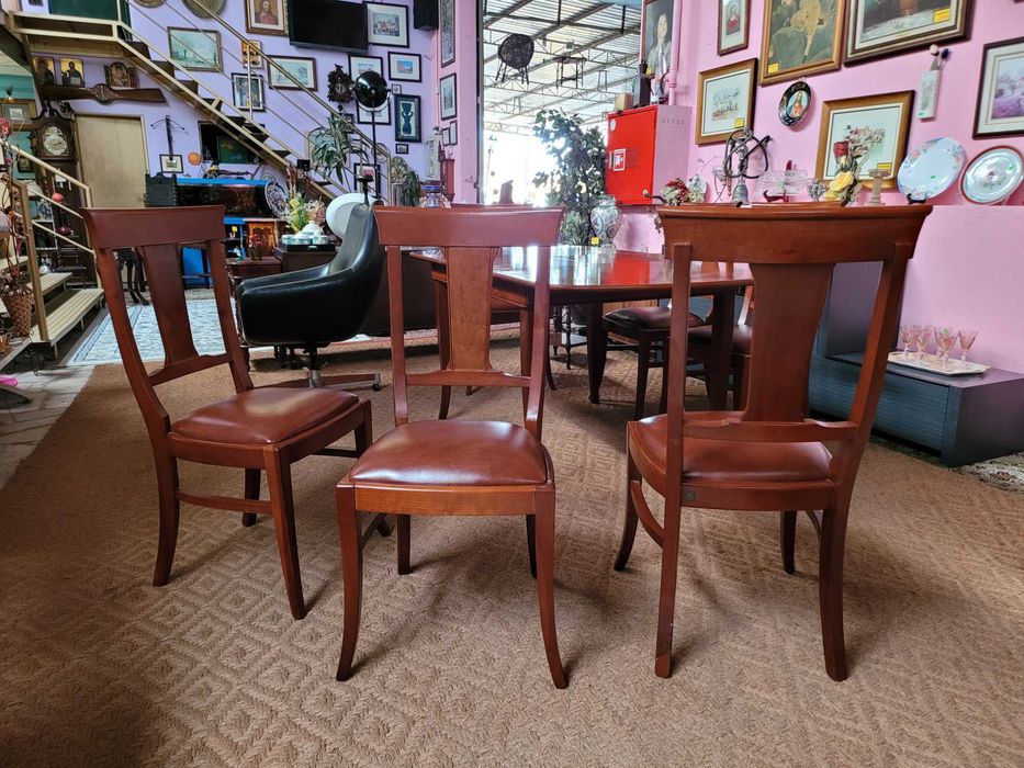 Cadeiras de sala em madeira maciça e pele - ótimo estado - Valor