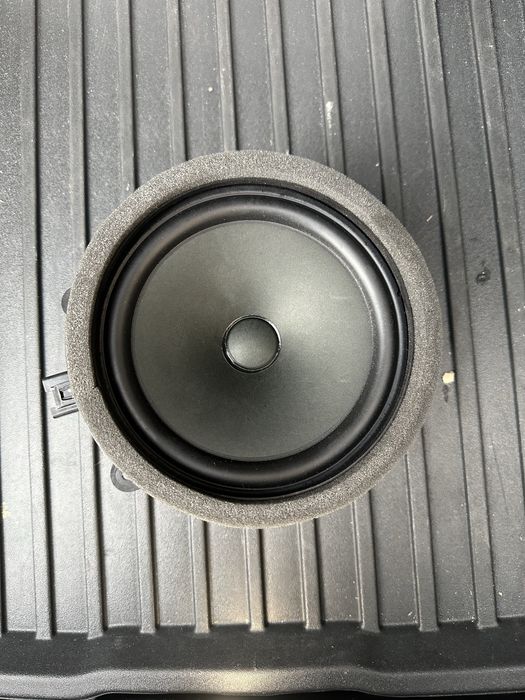 Динаміки передні (оригінал комплект) Вольво с90 2018 рік