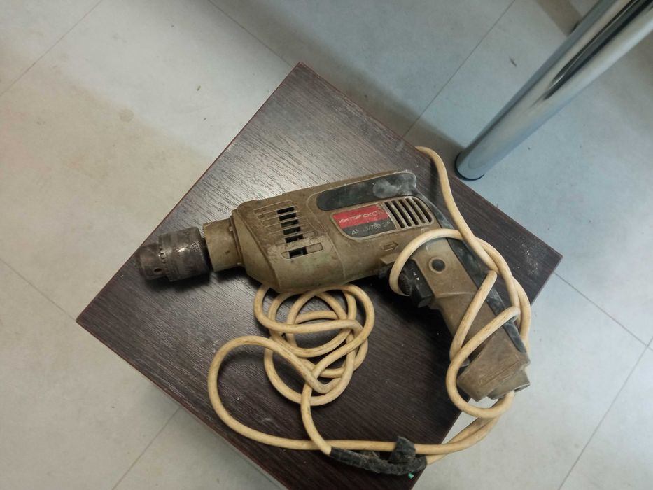 Продам електродрель