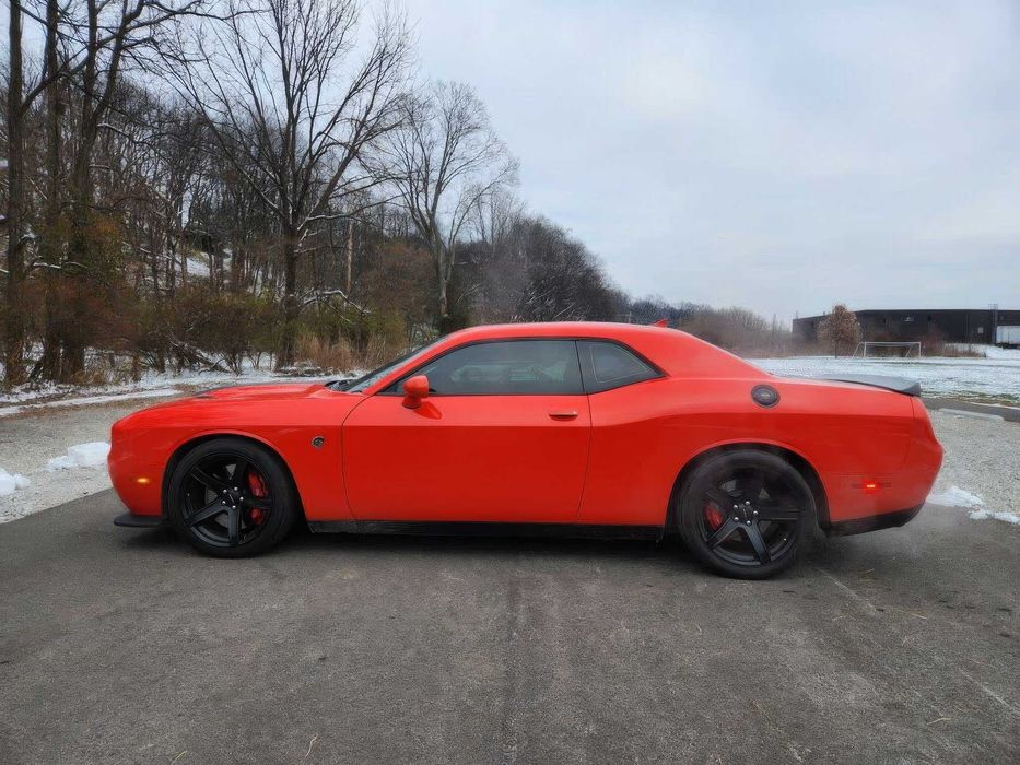 Dodge Challenger SRT Hellcat      2017
