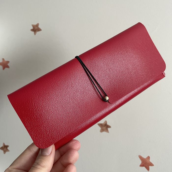 Eleganckie etui na okulary przeciwsłoneczne lub korekcyjne czerwone pokrowiec