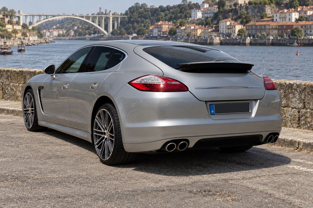 Porsche Panamera S  4.8 V8
