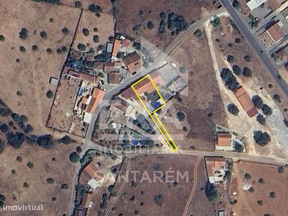 Moradia inserida num lote de 567,30 m²