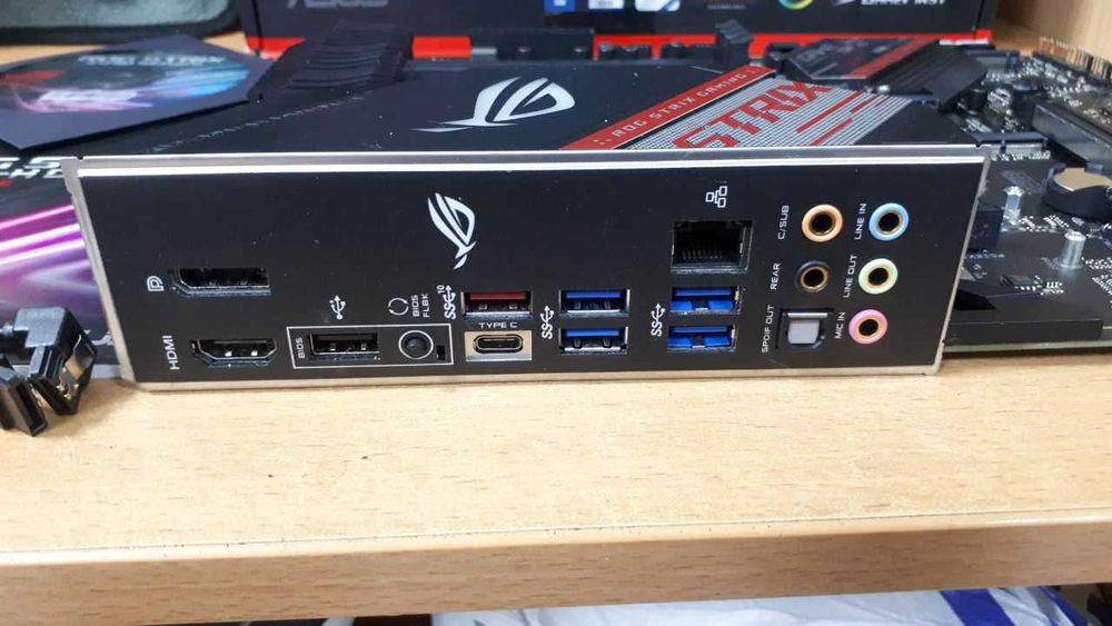 Материнська плата Asus Rog Strix Z490-H Gaming