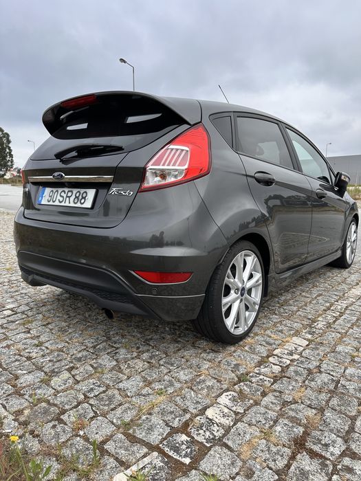 Ford Fiesta 1.0 EcoBoost 125cv ST-Line (2017) - Nacional - 5p - Distribuição Mudada