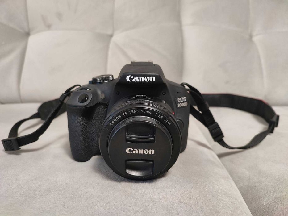 Canon EOS 2000D z obiektywem Canon EF 50mm 1.8 STM