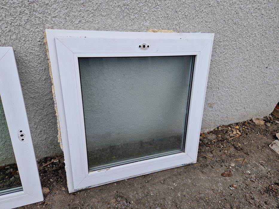 Okno białe uchylne