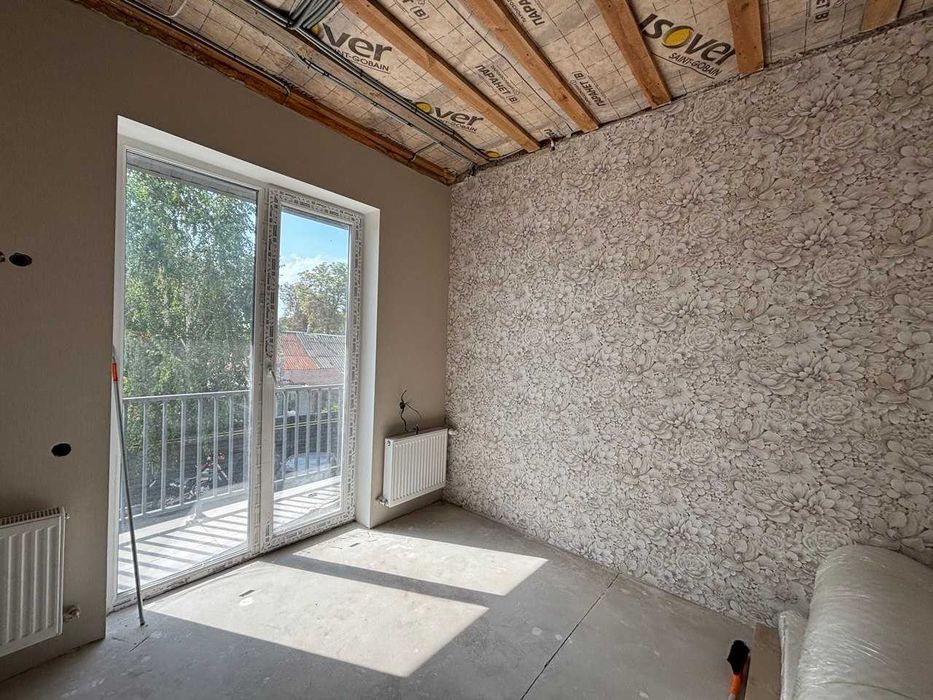 Продам 3 кім.квартиру з окремим входом.