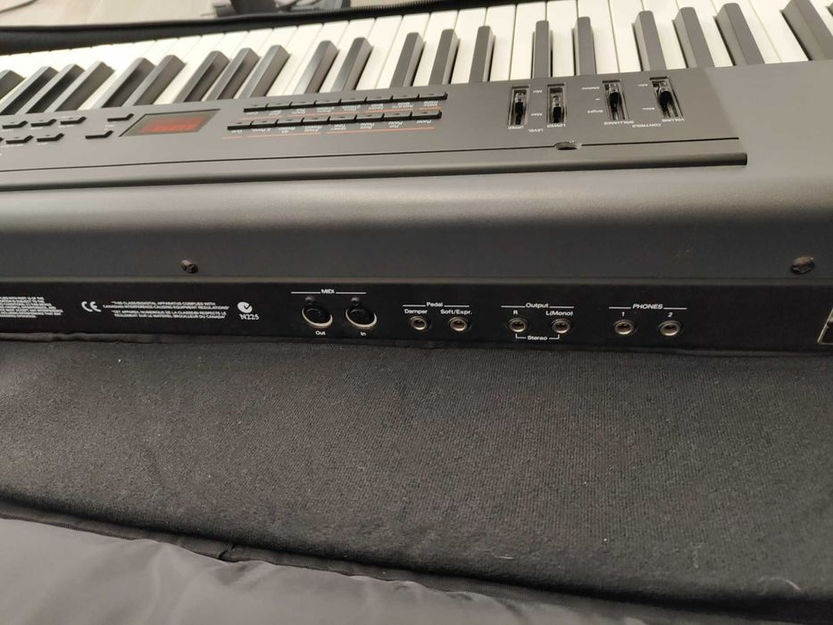 Vendo Roland RD 150 como novo