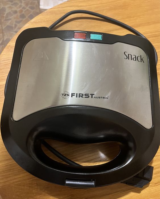 Бутербродниця-сендвічниця First Austria 800W