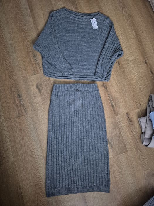 nowy z metką komplet sweterkowy sweter i spódnica rozmiar uniwersalny
