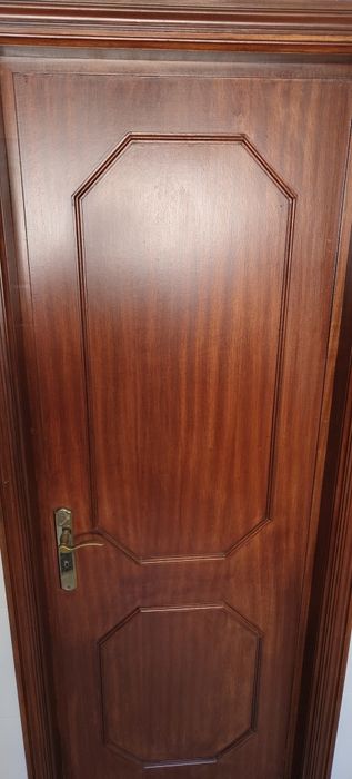 7 Portas  de madeira completa