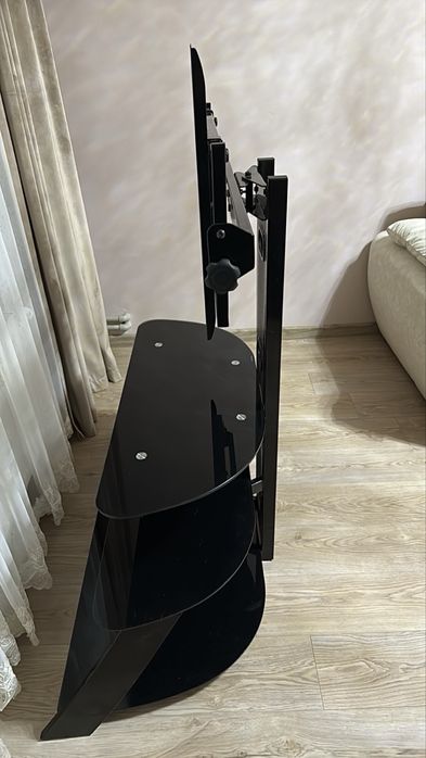 Тумба для телевізора, універсальна