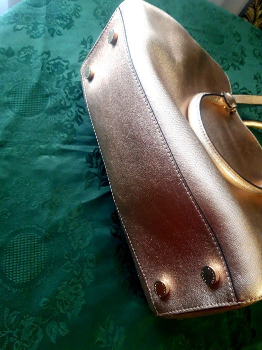 Сумка золотистого кольору MICHAEL KORS