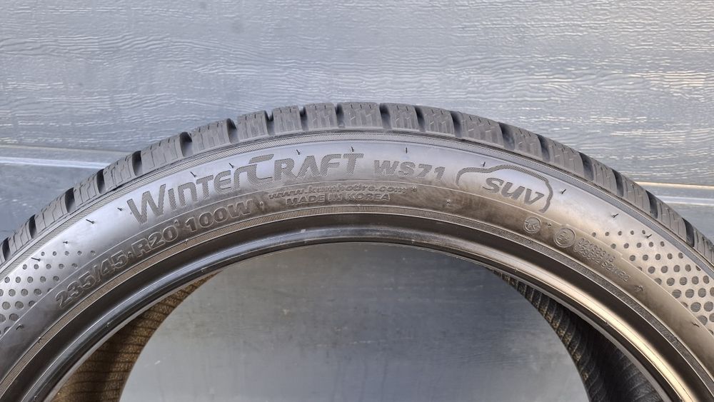 Kumho 235/45 R20 WinterCraft WS71 SUV