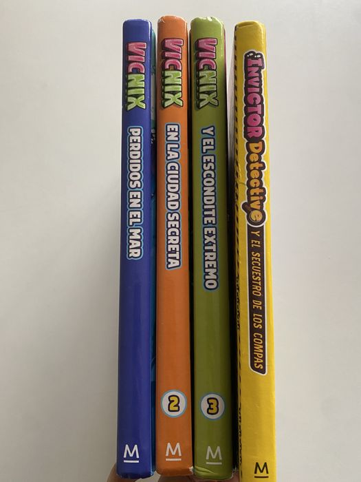 Conjunto livros “Vicnix” (1,2 e 3) mais “Invictor detective”
