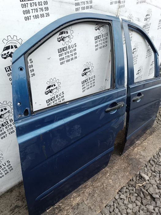 Двері передні праві, ліві Mercedes Vito W639 viano сині