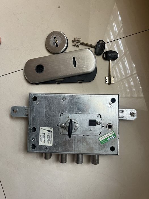Fechadura para porta blindada mottura