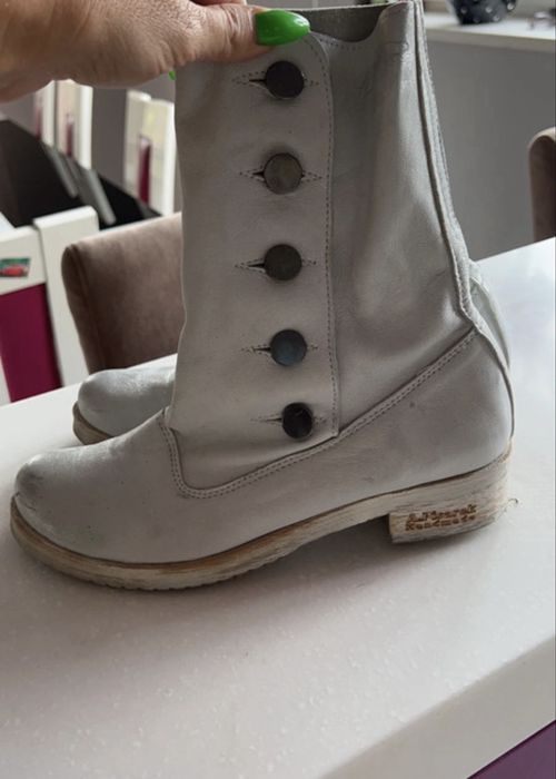 Botki vintage z guzikami – stylowe, nietuzinkowe, wygodne!